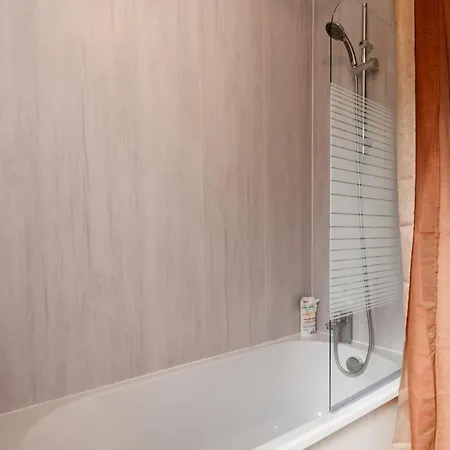 Apartment Charmante Maison A *